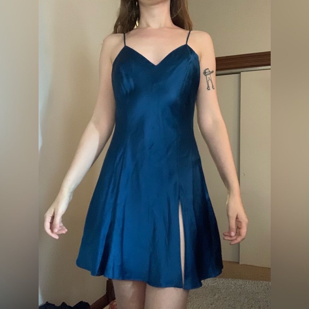Gorgeous vintage Victoria’s Secret 100% silk size small slip dress